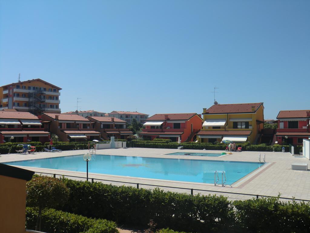 קאורלה Residence Villaggio Dei Fiori Con Piscina E Posto Spiaggia Incluso חדר תמונה