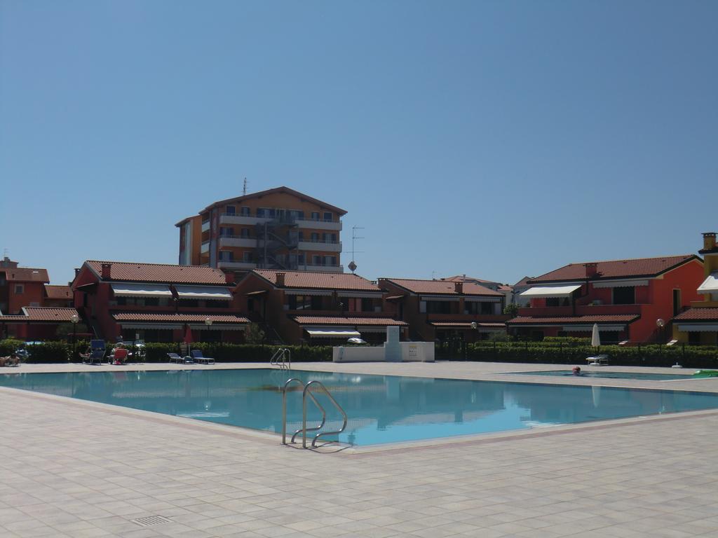 קאורלה Residence Villaggio Dei Fiori Con Piscina E Posto Spiaggia Incluso חדר תמונה