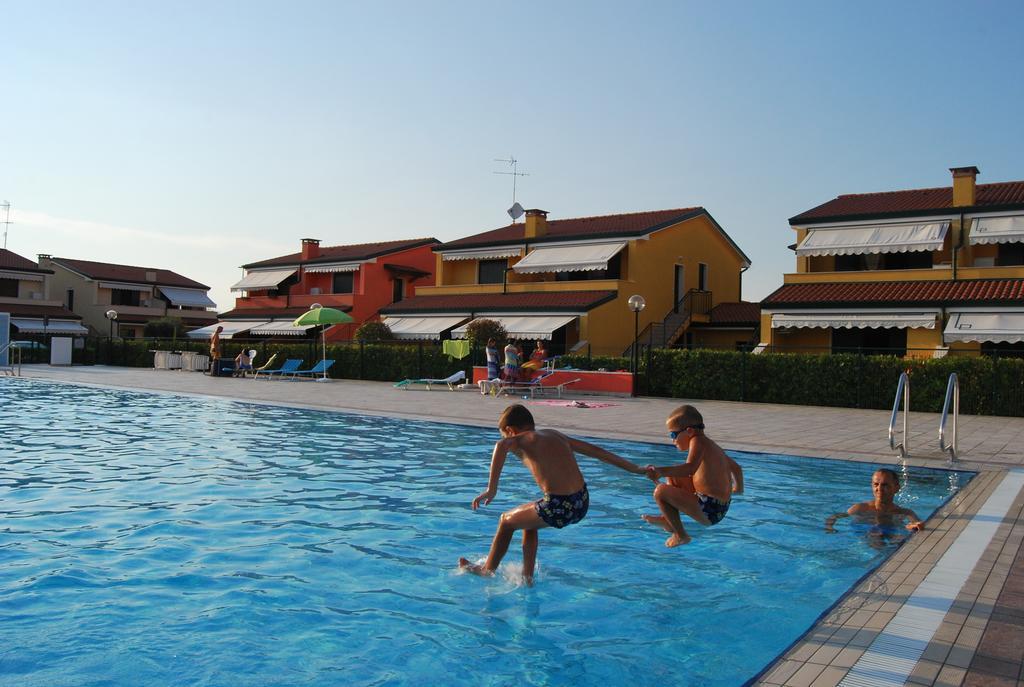 קאורלה Residence Villaggio Dei Fiori Con Piscina E Posto Spiaggia Incluso חדר תמונה