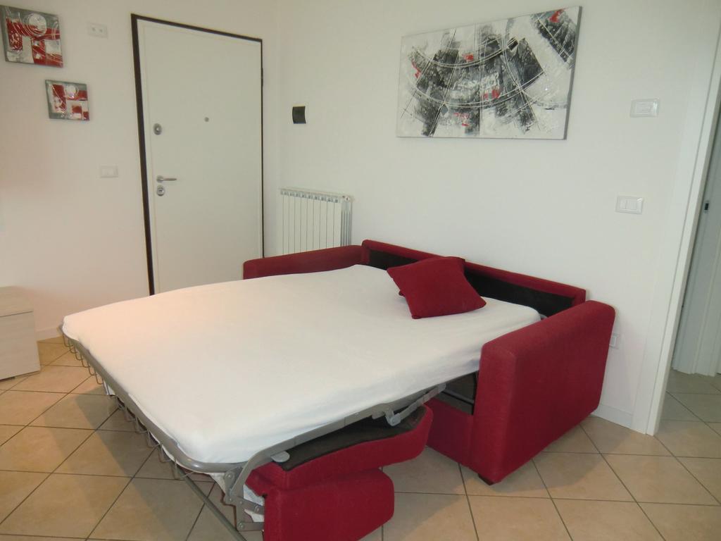 קאורלה Residence Villaggio Dei Fiori Con Piscina E Posto Spiaggia Incluso חדר תמונה