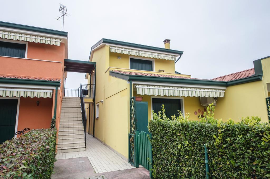 קאורלה Residence Villaggio Dei Fiori Con Piscina E Posto Spiaggia Incluso חדר תמונה