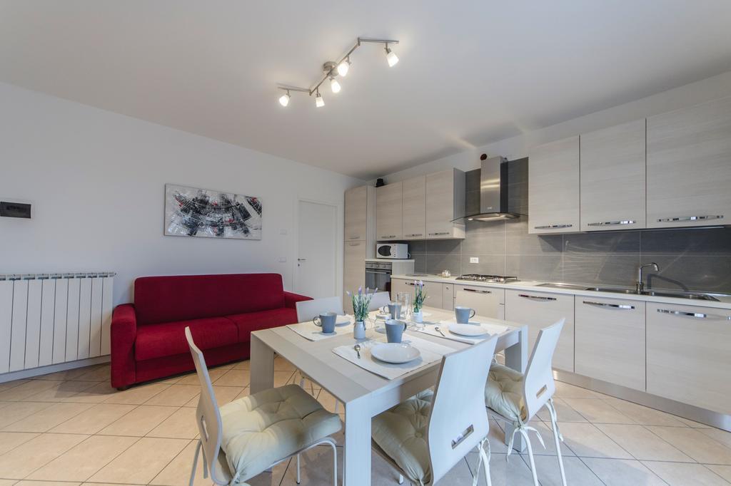 קאורלה Residence Villaggio Dei Fiori Con Piscina E Posto Spiaggia Incluso מראה חיצוני תמונה
