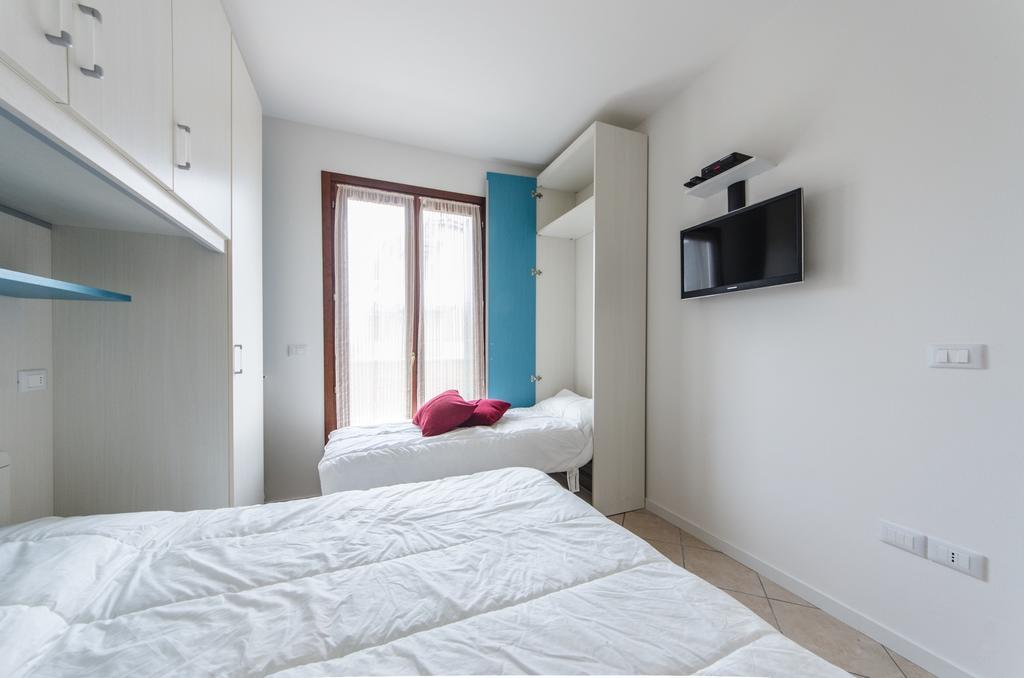 קאורלה Residence Villaggio Dei Fiori Con Piscina E Posto Spiaggia Incluso חדר תמונה